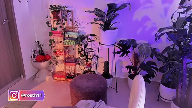 rossth1 online show from 10/29/25, 07:35