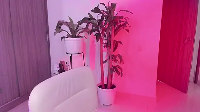 rossth1 online show from 09/08/25, 07:13