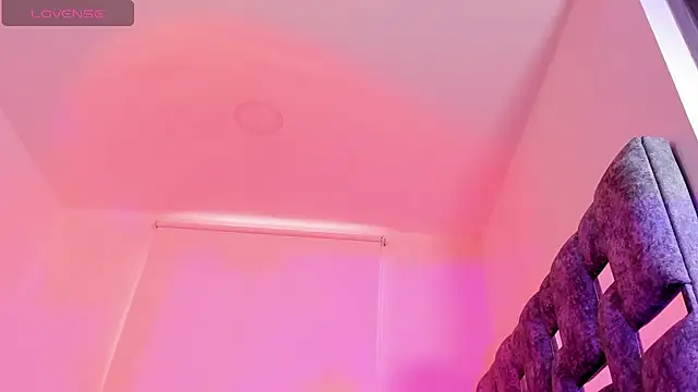 rossth1 online show from 11/28/25, 02:50