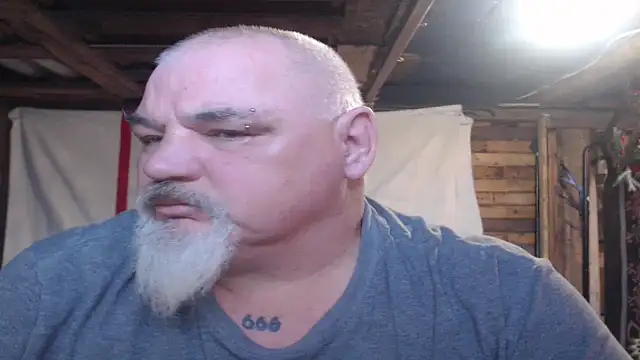 Snapshot of Newfiesausage1972 chatting on 01/31/26, 08:51 Newfiesausage1972 online show from 01/31/26, 08:51