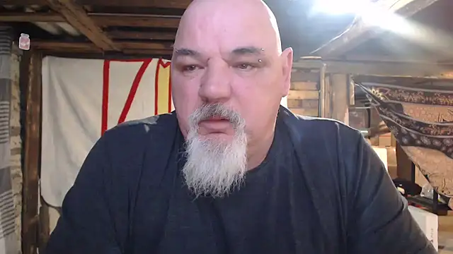 Snapshot of Newfiesausage1972 chatting on 02/22/26, 12:29 Newfiesausage1972 online show from 02/22/26, 12:29