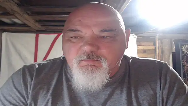 Newfiesausage1972 online show from 04/18/26, 09:55