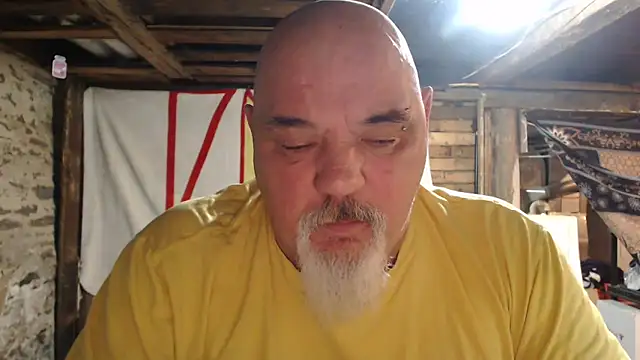 Snapshot of Newfiesausage1972 chatting on 02/15/26, 10:58 Newfiesausage1972 online show from 02/15/26, 10:58