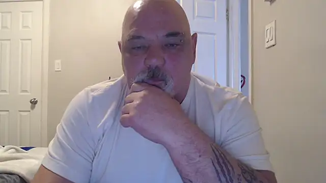 Newfiesausage1972 online show from 03/20/25, 01:26