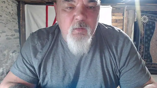 Newfiesausage1972 online show from 04/26/26, 08:55