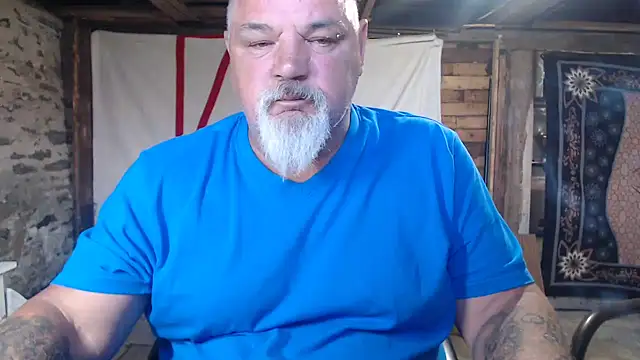 Snapshot of Newfiesausage1972 chatting on 06/19/26, 12:11 Newfiesausage1972 online show from 06/19/26, 12:11
