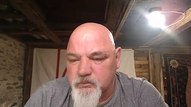 Newfiesausage1972 online show from 04/30/26, 10:36