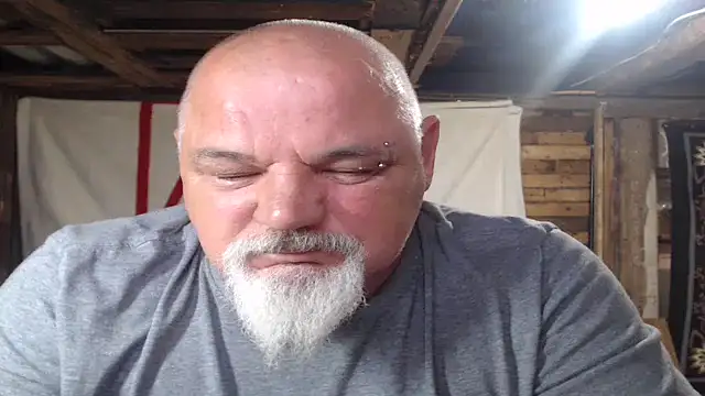 Snapshot of Newfiesausage1972 chatting on 06/14/26, 09:05 Newfiesausage1972 online show from 06/14/26, 09:05