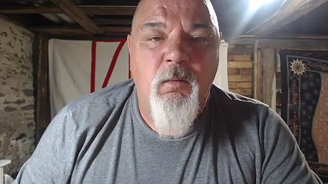 Snapshot of Newfiesausage1972 chatting on 06/17/26, 09:19 Newfiesausage1972 online show from 06/17/26, 09:19
