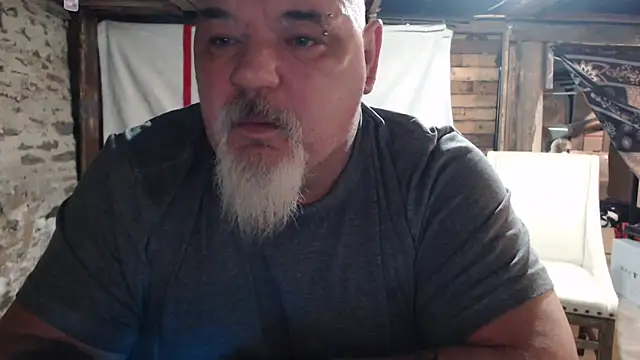 Snapshot of Newfiesausage1972 chatting on 02/18/26, 09:28 Newfiesausage1972 online show from 02/18/26, 09:28