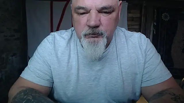 Snapshot of Newfiesausage1972 chatting on 04/07/26, 02:52 Newfiesausage1972 online show from 04/07/26, 02:52