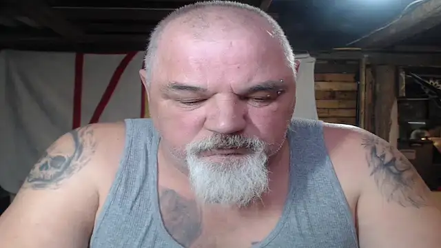 Snapshot of Newfiesausage1972 chatting on 03/16/26, 07:16 Newfiesausage1972 online show from 03/16/26, 07:16