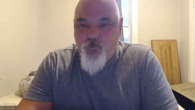 Newfiesausage1972 online show from 09/20/25, 10:37