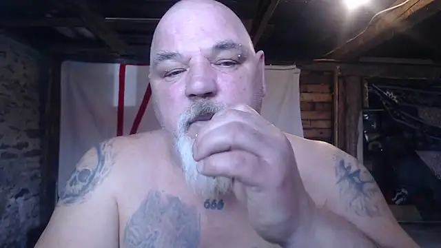 Snapshot of Newfiesausage1972 chatting on 03/24/26, 03:34 Newfiesausage1972 online show from 03/24/26, 03:34