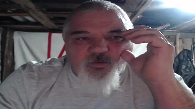 Newfiesausage1972 online show from 11/16/25, 10:35