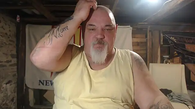 Snapshot of Newfiesausage1972 chatting on 03/05/26, 10:45 Newfiesausage1972 online show from 03/05/26, 10:45