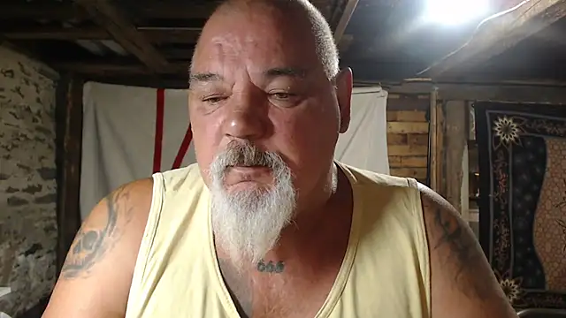 Snapshot of Newfiesausage1972 chatting on 07/17/26, 08:00 Newfiesausage1972 online show from 07/17/26, 08:00