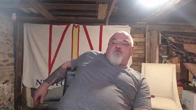 Snapshot of Newfiesausage1972 chatting on 02/10/26, 01:21 Newfiesausage1972 online show from 02/10/26, 01:21