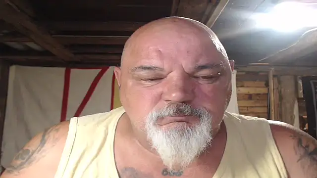 Snapshot of Newfiesausage1972 chatting on 06/29/26, 10:00 Newfiesausage1972 online show from 06/29/26, 10:00
