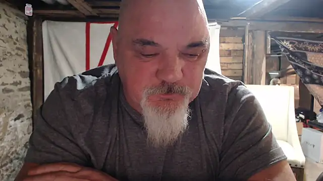 Snapshot of Newfiesausage1972 chatting on 02/15/26, 11:47 Newfiesausage1972 online show from 02/15/26, 11:47