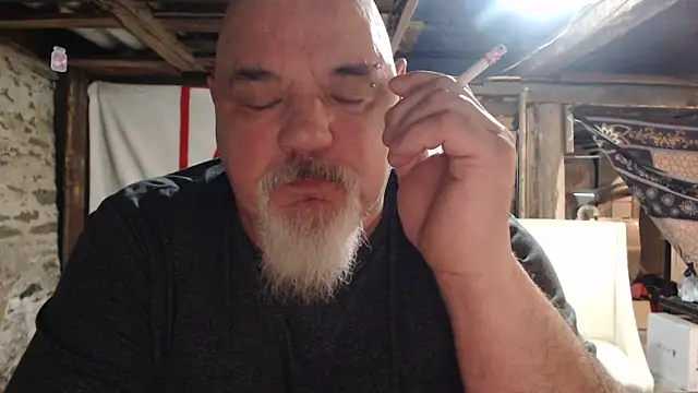 Snapshot of Newfiesausage1972 chatting on 02/14/26, 08:58 Newfiesausage1972 online show from 02/14/26, 08:58