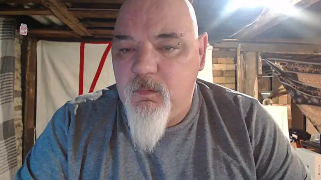 Snapshot of Newfiesausage1972 chatting on 02/24/26, 09:32 Newfiesausage1972 online show from 02/24/26, 09:32