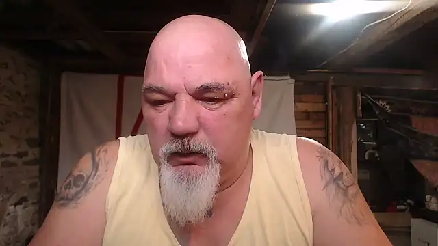 Snapshot of Newfiesausage1972 chatting on 03/18/26, 09:48 Newfiesausage1972 online show from 03/18/26, 09:48