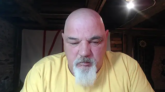 Snapshot of Newfiesausage1972 chatting on 03/25/26, 10:08 Newfiesausage1972 online show from 03/25/26, 10:08