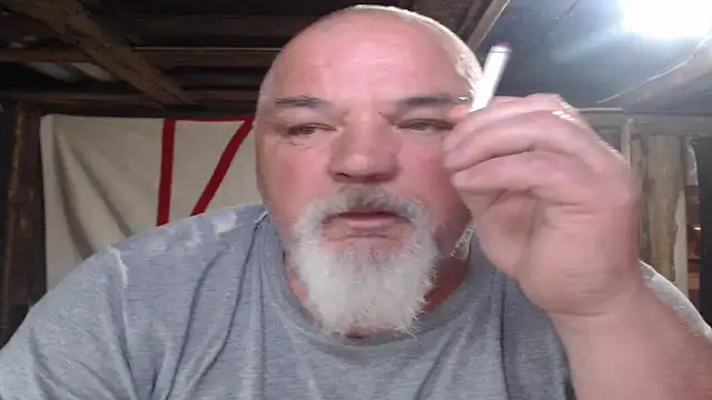 Newfiesausage1972 online show from 05/14/26, 12:46