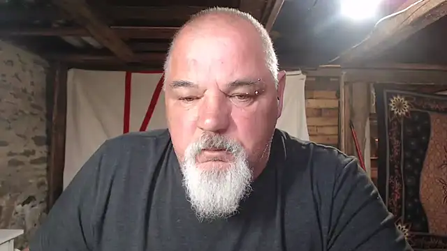 Newfiesausage1972 online show from 05/29/26, 11:16