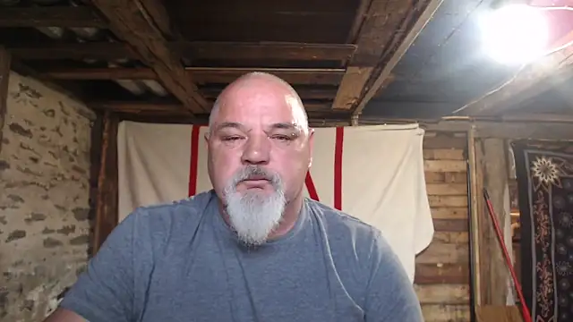 Newfiesausage1972 online show from 05/18/26, 12:10