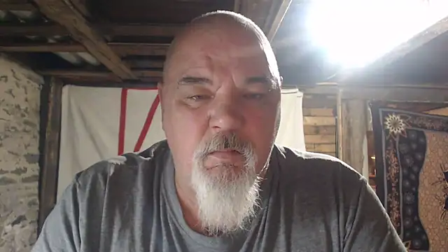 Snapshot of Newfiesausage1972 chatting on 04/12/26, 08:39 Newfiesausage1972 online show from 04/12/26, 08:39