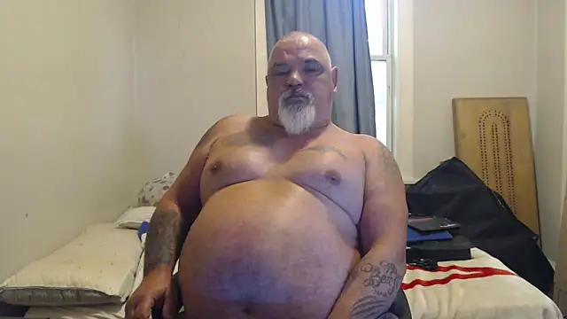 Newfiesausage1972 online show from 09/19/25, 12:09