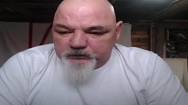 Snapshot of Newfiesausage1972 chatting on 02/12/26, 04:18 Newfiesausage1972 online show from 02/12/26, 04:18