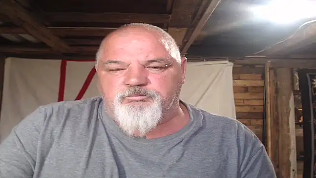 Snapshot of Newfiesausage1972 chatting on 06/26/26, 11:27 Newfiesausage1972 online show from 06/26/26, 11:27