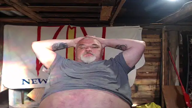 Newfiesausage1972 online show from 05/22/26, 10:41