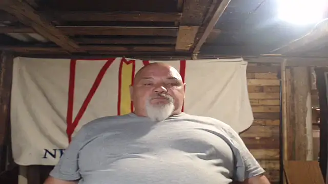Newfiesausage1972 online show from 05/31/26, 10:54