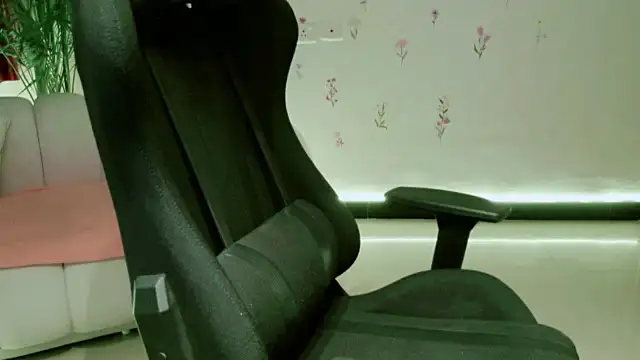 Gracefulgoddess online show from 04/19/26, 01:23