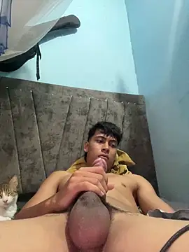 Snapshot of grandiiusus chatting on 03/22/26, 10:22 grandiiusus online show from 03/22/26, 10:22