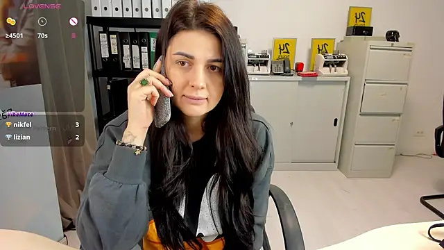 Snapshot of TiffanySweet chatting on 12/26/24, 03:42 TiffanySweet online show from 12/26/24, 03:42