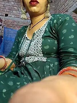 Snapshot of Simaran_bhabhi chatting on 03/12/25, 03:51 Simaran bhabhi online show from 03/12/25, 03:51