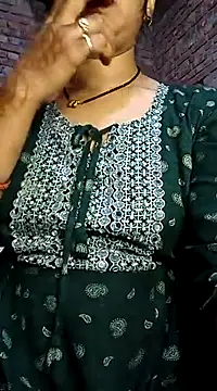 Snapshot of Simaran_bhabhi chatting on 03/02/25, 04:03 Simaran bhabhi online show from 03/02/25, 04:03