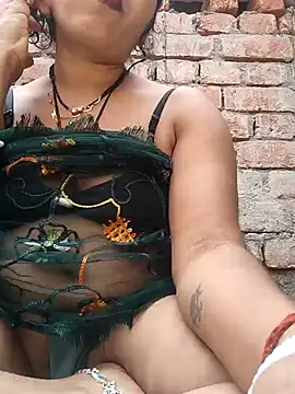 Snapshot of Simaran_bhabhi chatting on 03/16/25, 07:15 Simaran bhabhi online show from 03/16/25, 07:15