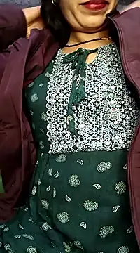 Snapshot of Simaran_bhabhi chatting on 02/25/25, 01:53 Simaran bhabhi online show from 02/25/25, 01:53