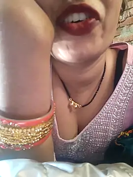 Snapshot of Simaran_bhabhi chatting on 02/22/25, 05:44 Simaran bhabhi online show from 02/22/25, 05:44