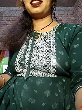 Snapshot of Simaran_bhabhi chatting on 03/18/25, 04:06 Simaran bhabhi online show from 03/18/25, 04:06