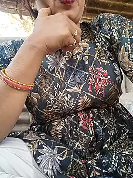 Snapshot of Simaran_bhabhi chatting on 03/21/25, 06:49 Simaran bhabhi online show from 03/21/25, 06:49