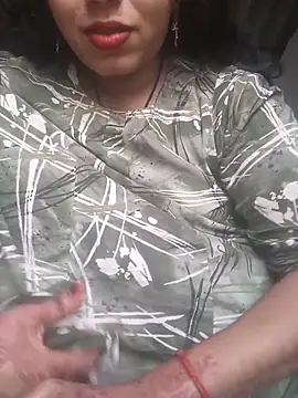 Snapshot of Simaran_bhabhi chatting on 10/16/25, 01:03 Simaran bhabhi online show from 10/16/25, 01:03