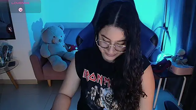 LauraHawkes online show from 03/08/25, 04:34