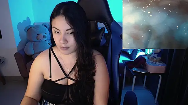 LauraHawkes online show from 03/01/25, 01:22